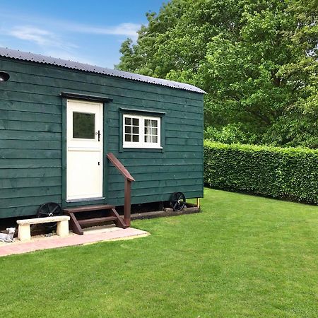 Beautiful Shepherd'S Hut - Lois Weedon Weston  Zewnętrze zdjęcie