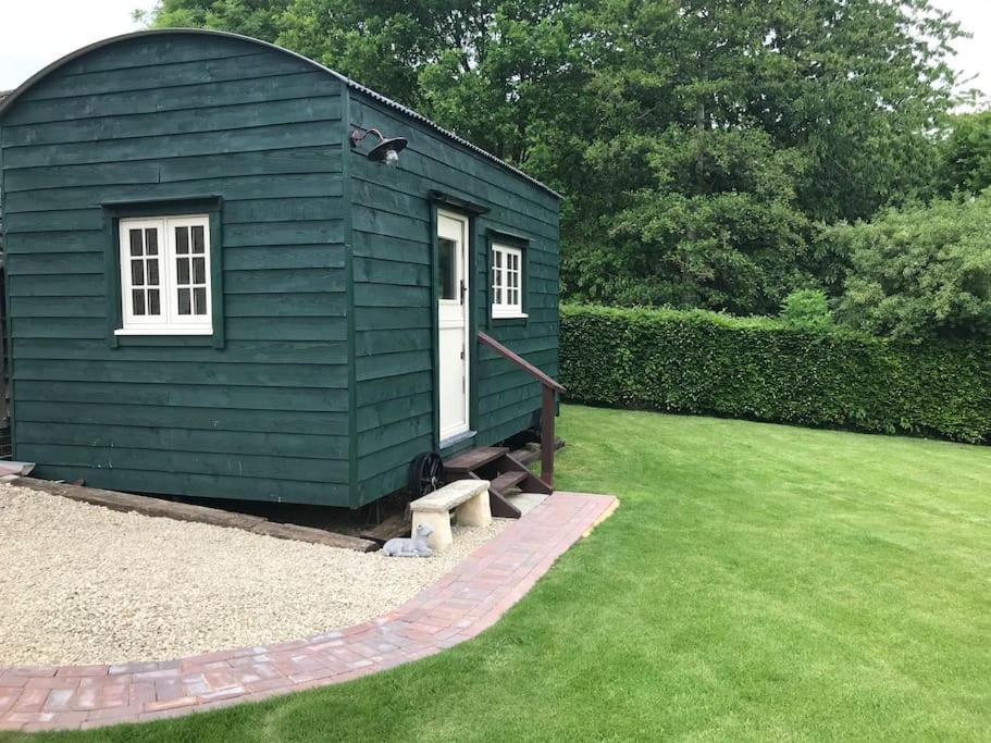 Beautiful Shepherd'S Hut - Lois Weedon Weston  Zewnętrze zdjęcie