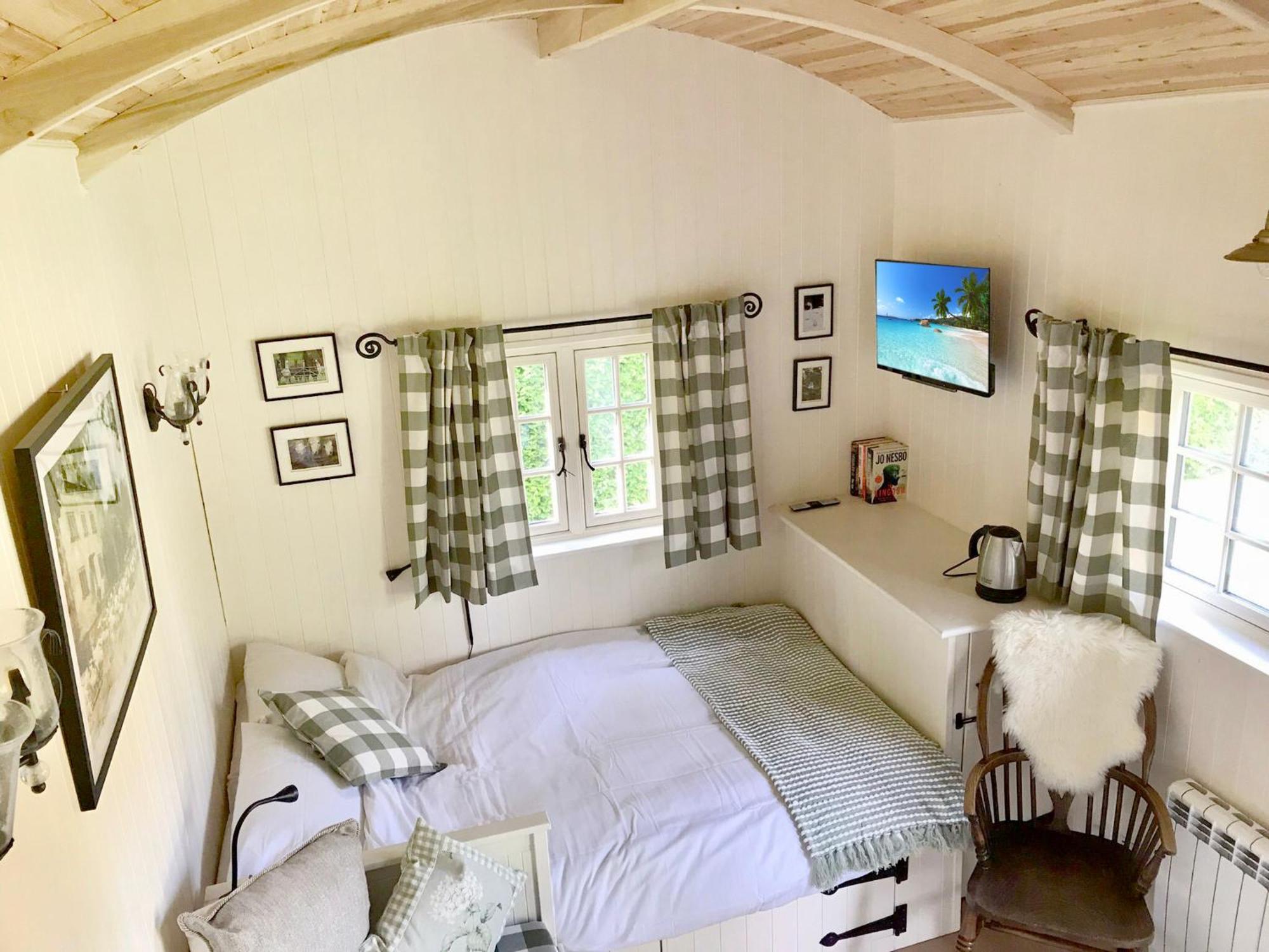 Beautiful Shepherd'S Hut - Lois Weedon Weston  Zewnętrze zdjęcie