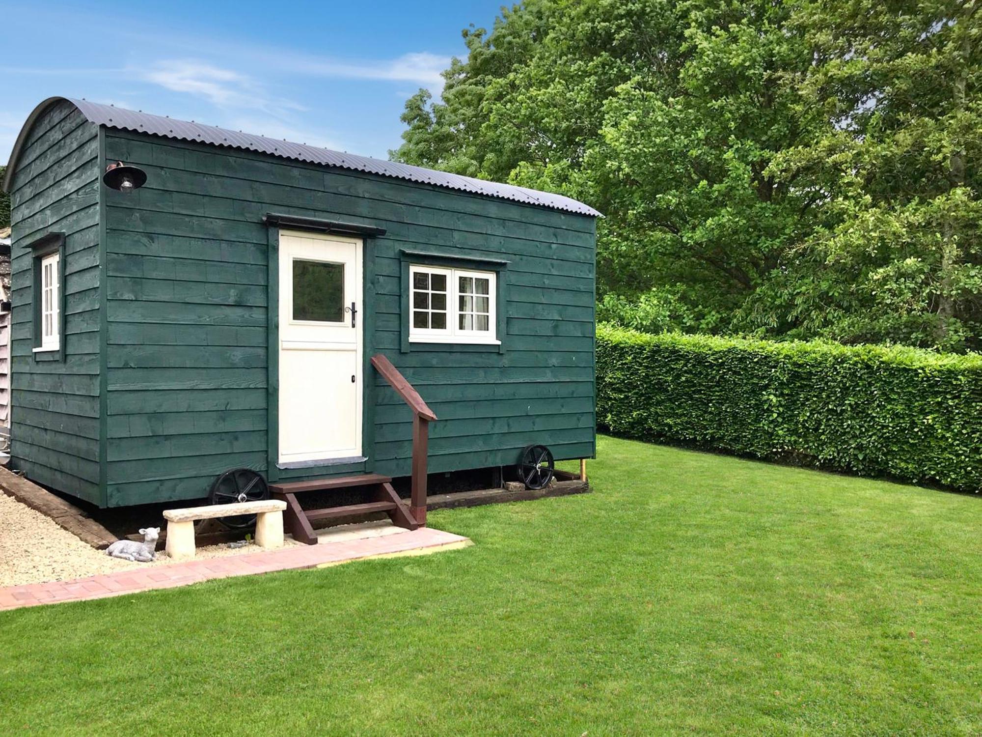 Beautiful Shepherd'S Hut - Lois Weedon Weston  Zewnętrze zdjęcie