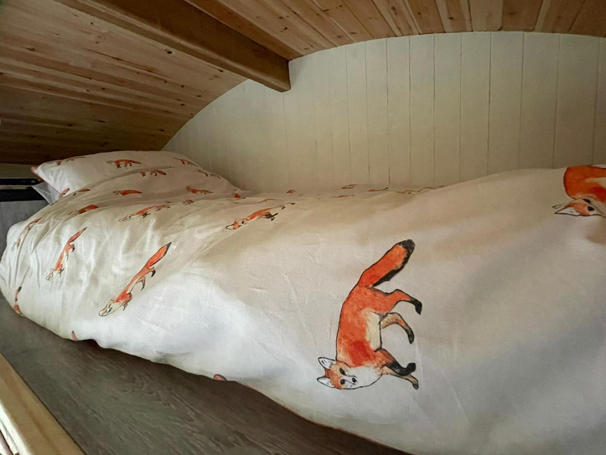 Beautiful Shepherd'S Hut - Lois Weedon Weston  Zewnętrze zdjęcie